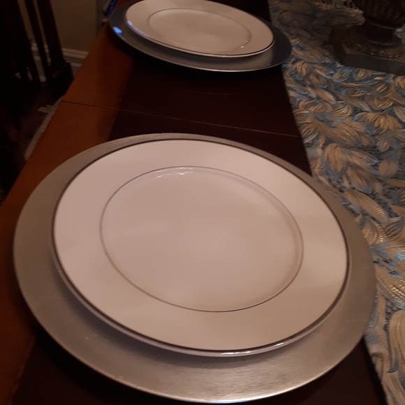 5 13 in silver chargers - Picture 4 of 8